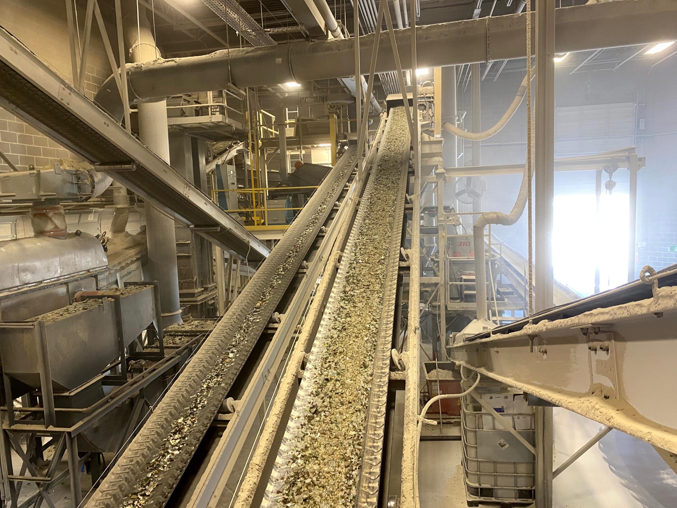 Ripple Glass Processing Plant - High-Speed Optical Sorting Conveyor